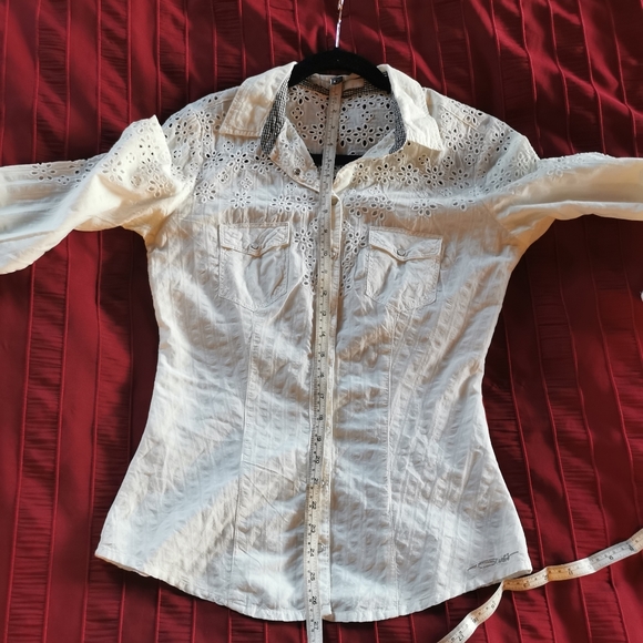 Guess button top - Picture 8 of 8